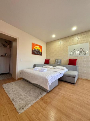 ApartPoltava Затишна 1-КІМНАТНА студія,НОВОБУДОВА в самому ЦЕНТРІ міста, банківський ЧЕК